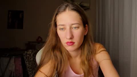 Snapshot of adellqueen chatting on September 2025 09:39:02 PM Adell online show from September 2025 09:39:02 PM