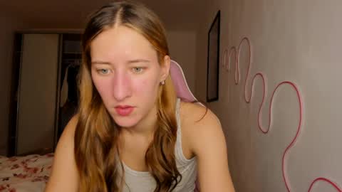 Snapshot of adellqueen chatting on June 2026 09:38:01 PM Adell online show from June 2026 09:38:01 PM