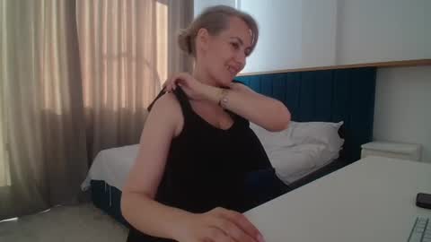 Adellyn online show from June 2026 03:27:01 PM