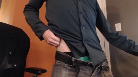 Snapshot of adequate_cock chatting on January 2025 10:15:02 PM adequate_cock online show from January 2025 10:15:02 PM