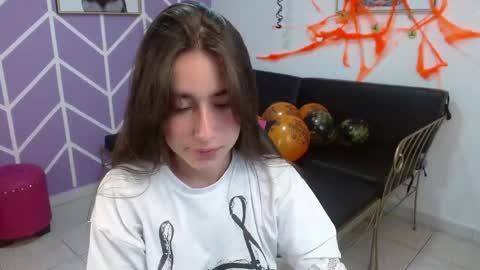 Snapshot of adhara_kitten chatting on November 2025 01:54:02 PM Adhara online show from November 2025 01:54:02 PM