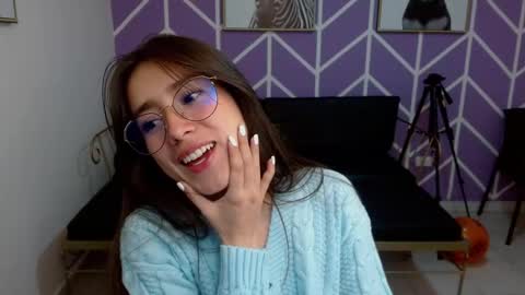Snapshot of adhara_kitten chatting on November 2025 01:11:02 PM Adhara online show from November 2025 01:11:02 PM