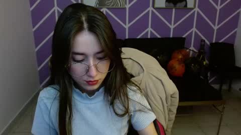 Snapshot of adhara_kitten chatting on November 2025 07:40:02 PM Adhara online show from November 2025 07:40:02 PM