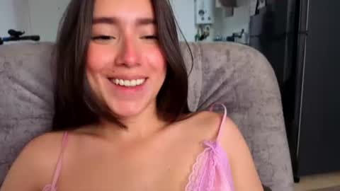Snapshot of adhara_kitten chatting on June 2026 02:40:01 PM Adhara online show from June 2026 02:40:01 PM