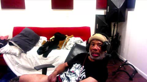 Snapshot of adick_ting chatting on January 2025 10:43:01 AM adick_ting online show from January 2025 10:43:01 AM