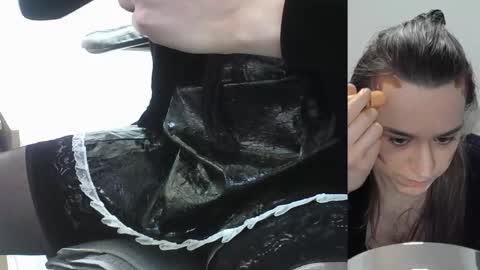 Snapshot of adonisblossoms chatting on November 2025 01:19:01 AM adonisblossoms online show from November 2025 01:19:01 AM