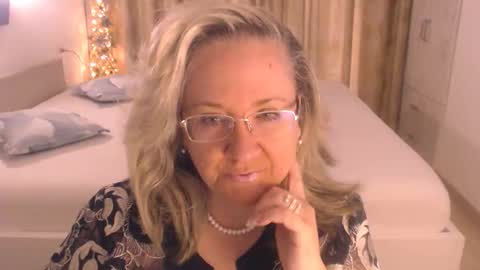 Cryna online show from May 2026 11:17:01 AM