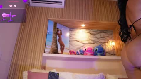 Adri crof online show from November 2025 04:02:02 AM