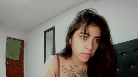 Snapshot of adri_gomez1 chatting on October 2025 07:50:02 AM online show from October 2025 07:50:02 AM