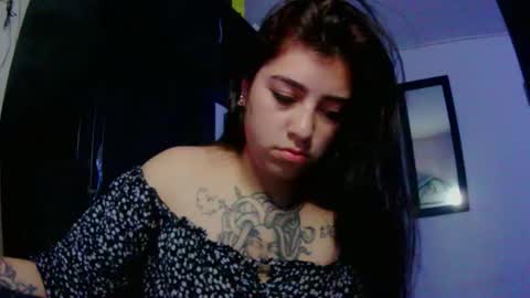 Snapshot of adri_gomez1 chatting on November 2025 07:29:02 AM online show from November 2025 07:29:02 AM