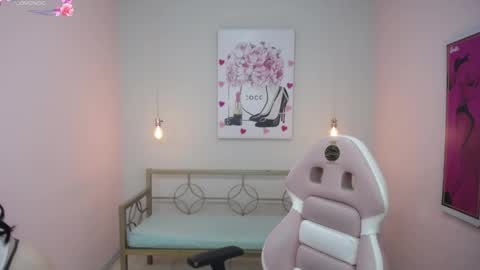 Adri  online show from April 2026 10:53:01 AM