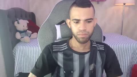 adri_sexboy online show from December 2024 01:35:02 PM