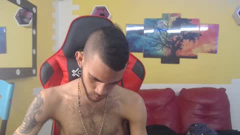 adri_sexboy online show from December 2024 02:00:01 PM