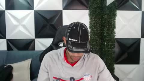 adri_sexboy online show from January 2025 12:31:01 PM