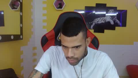 adri_sexboy online show from February 2025 12:11:01 PM