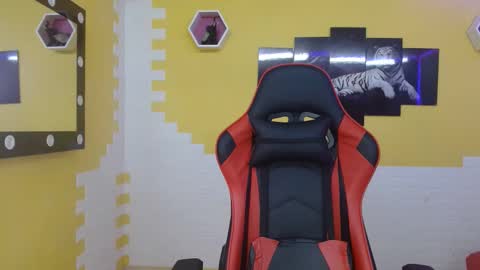 adri_sexboy online show from February 2025 12:39:02 PM