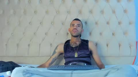 adri_sexboy online show from February 2025 04:35:02 PM