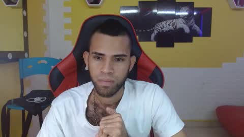 adri_sexboy online show from March 2025 03:29:02 PM