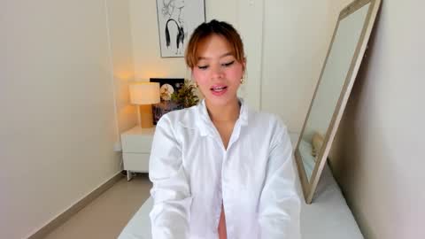 Adriana online show from October 2025 01:06:02 PM