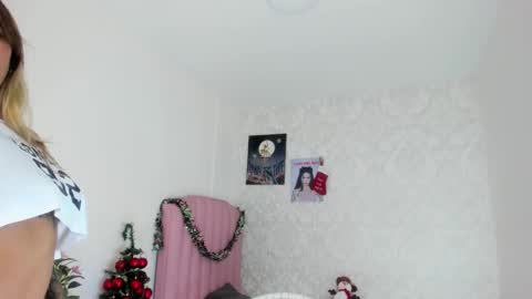 Adriana online show from December 2025 01:07:01 PM