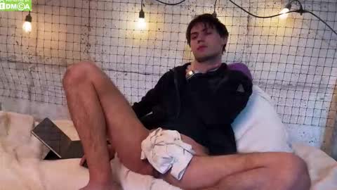 Adrian online show from March 2026 12:13:01 PM