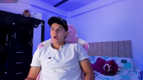 ADRIAN online show from March 2026 07:09:01 PM