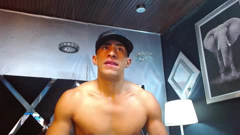 Snapshot of adrian_rae chatting on December 2024 12:29:02 PM online show from December 2024 12:29:02 PM