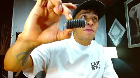 Snapshot of adrian_rae chatting on December 2024 12:23:02 PM online show from December 2024 12:23:02 PM