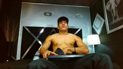 Snapshot of adrian_rae chatting on December 2024 03:30:02 PM online show from December 2024 03:30:02 PM