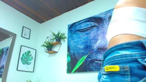 Snapshot of adrian_rae chatting on January 2025 02:45:01 PM online show from January 2025 02:45:01 PM