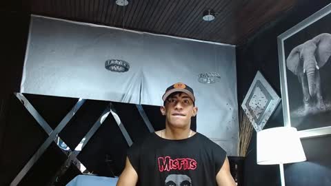 Snapshot of adrian_rae chatting on January 2025 12:02:02 PM online show from January 2025 12:02:02 PM