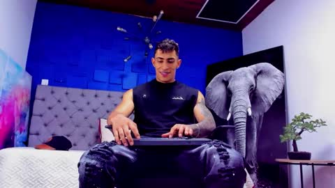 Snapshot of adrian_rae chatting on September 2025 06:19:01 PM online show from September 2025 06:19:01 PM