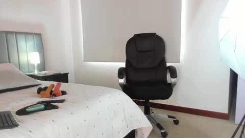 Snapshot of adriana71 chatting on November 2025 07:02:02 PM Adriana online show from November 2025 07:02:02 PM