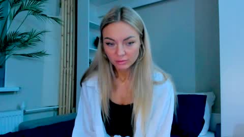 Adriana online show from February 2025 02:13:02 PM