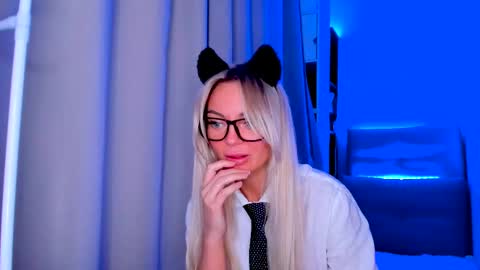 Adriana online show from February 2025 09:36:01 PM