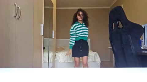 adrianasegrest online show from December 2025 07:47:01 AM