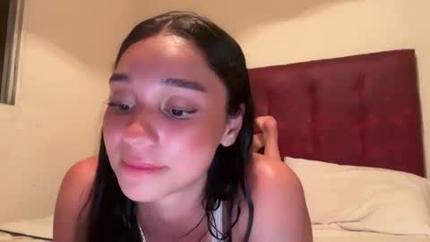 Snapshot of adriannarodriguez chatting on March 2025 12:32:01 AM Adrianna  online show from March 2025 12:32:01 AM