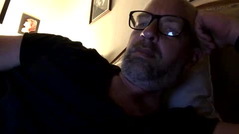 adrienfromparis online show from April 2026 07:19:01 PM