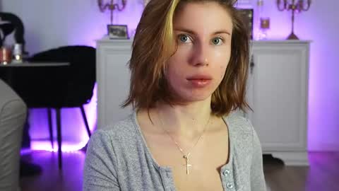 Snapshot of aelia_anara chatting on November 2025 04:00:01 AM Aelia online show from November 2025 04:00:01 AM