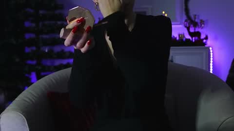 Snapshot of aelia_anara chatting on November 2025 05:17:01 AM Aelia online show from November 2025 05:17:01 AM