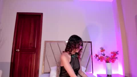 Snapshot of aelinduvalier chatting on November 2025 01:04:02 AM aelinduvalier online show from November 2025 01:04:02 AM