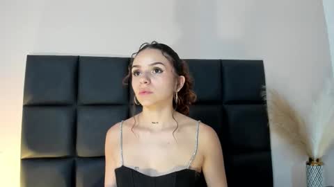 Snapshot of aelinduvalier chatting on December 2025 07:10:02 PM aelinduvalier online show from December 2025 07:10:02 PM