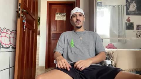 Snapshot of aelucius chatting on September 2025 07:37:01 PM Luci online show from September 2025 07:37:01 PM