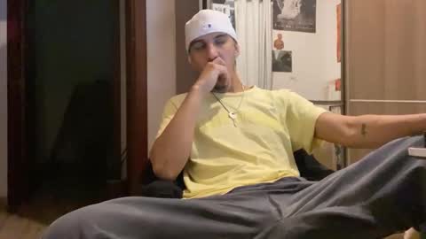 Snapshot of aelucius chatting on October 2025 04:35:01 AM Luci online show from October 2025 04:35:01 AM