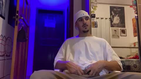 Snapshot of aelucius chatting on November 2025 04:05:01 AM Luci online show from November 2025 04:05:01 AM