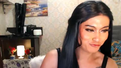 Snapshot of affairtoyourgoddesskhendra chatting on December 2024 12:01:01 AM Dominant Goddess Contessa online show from December 2024 12:01:01 AM