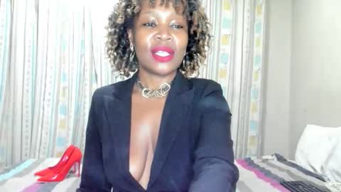 Snapshot of aficangagqueen chatting on October 2025 02:20:01 AM AfricanSquirtQueen online show from October 2025 02:20:01 AM