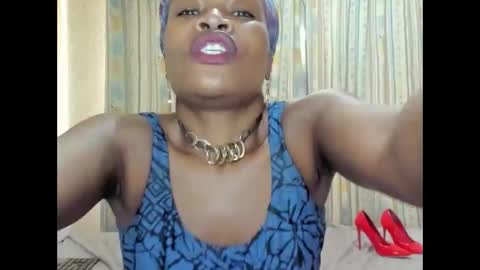 Snapshot of aficangagqueen chatting on October 2025 09:43:01 AM AfricanSquirtQueen online show from October 2025 09:43:01 AM