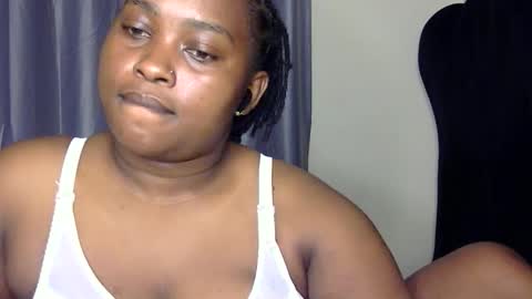 Snapshot of african001 chatting on February 2026 11:22:01 PM stella online show from February 2026 11:22:01 PM