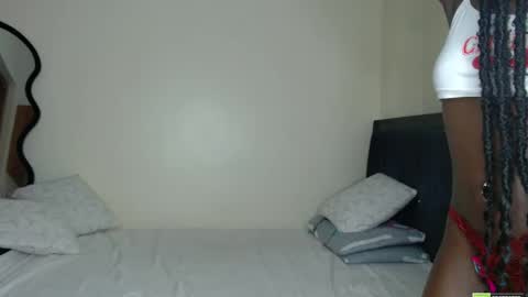 Snapshot of africas_booty842808 chatting on May 2026 04:26:04 PM Mia online show from May 2026 04:26:04 PM